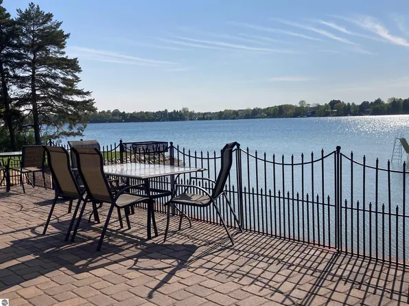 5184 Silver Shores Ln, Traverse City, MI 49685