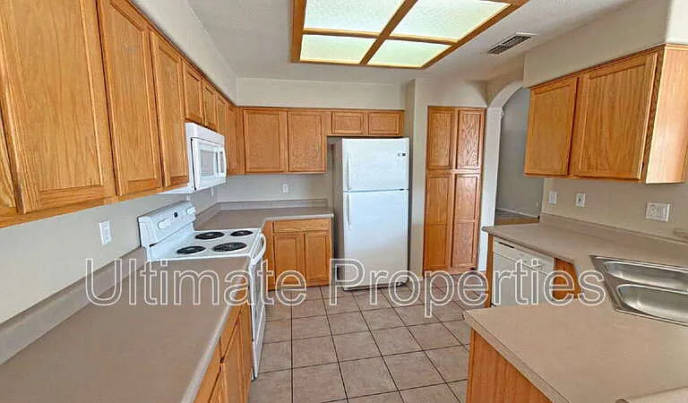 8419 W Salter Dr — Photo 7