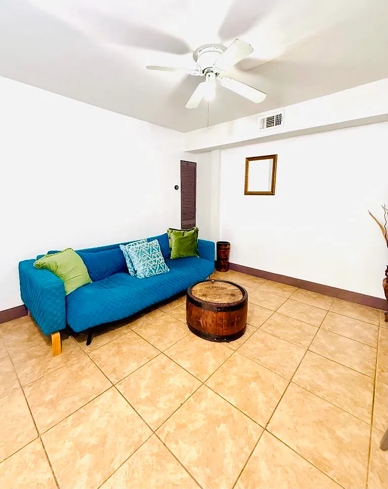 2 bed, 900 sqft, $2,100 — Photo 1