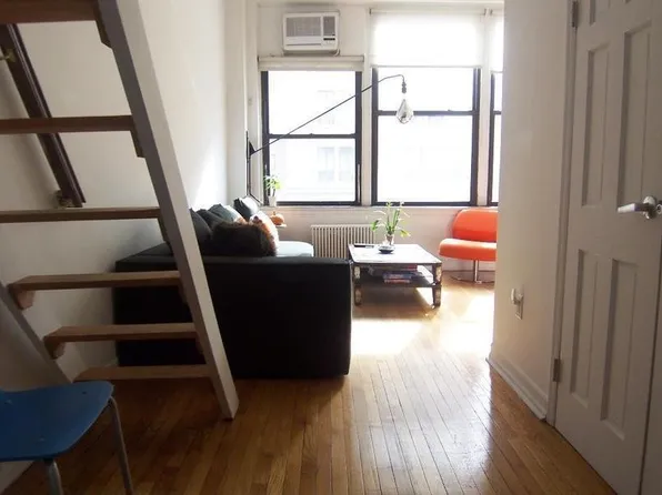 303 Park Avenue South image 4 of 10