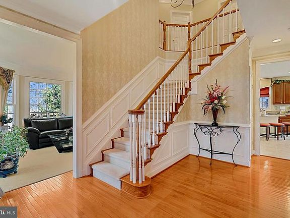 4th image of 6051 Woolen Mill Ct
