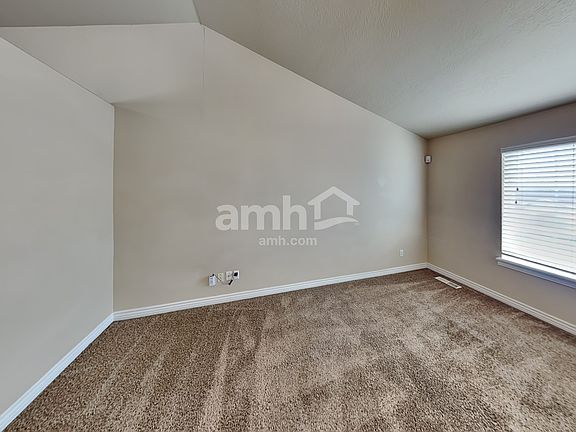 4th image of 2187 Dakota Ave