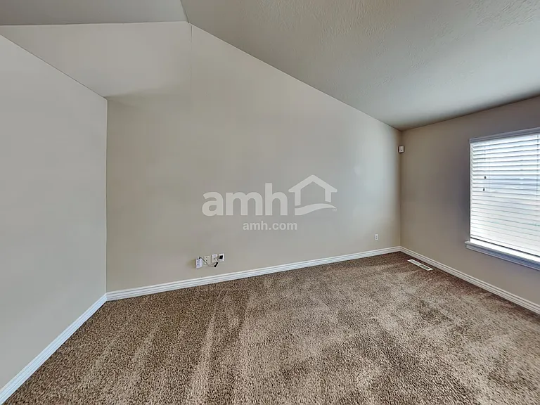 2187 Dakota Ave — Photo 6