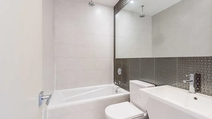 Rented by Nooklyn NYC LLC | media 24