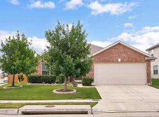 1950 E Dickey Dr, Grand Prairie, TX 75051