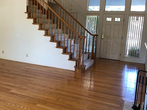 3rd image of 10090 Peninsula Ave