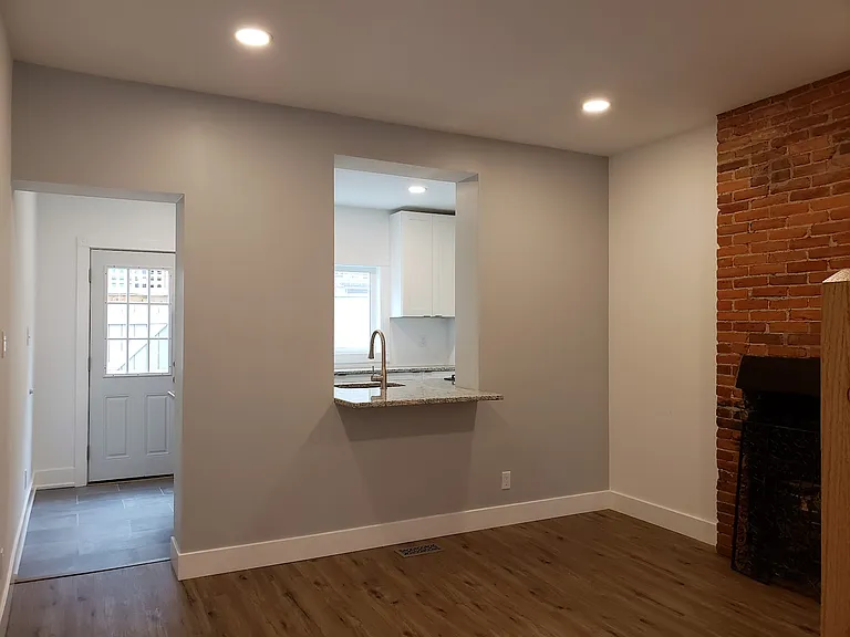 1728 Webster St — Photo 5