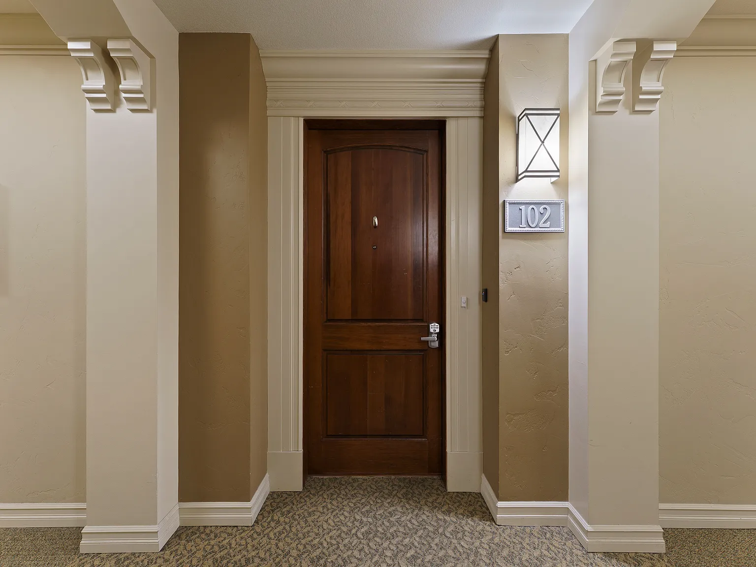 2 bed, 1779 sqft, $3,990 — Photo 2