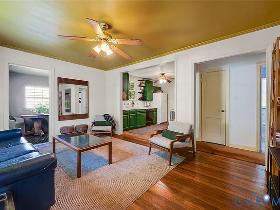 2nd image of 909 Forest View Dr