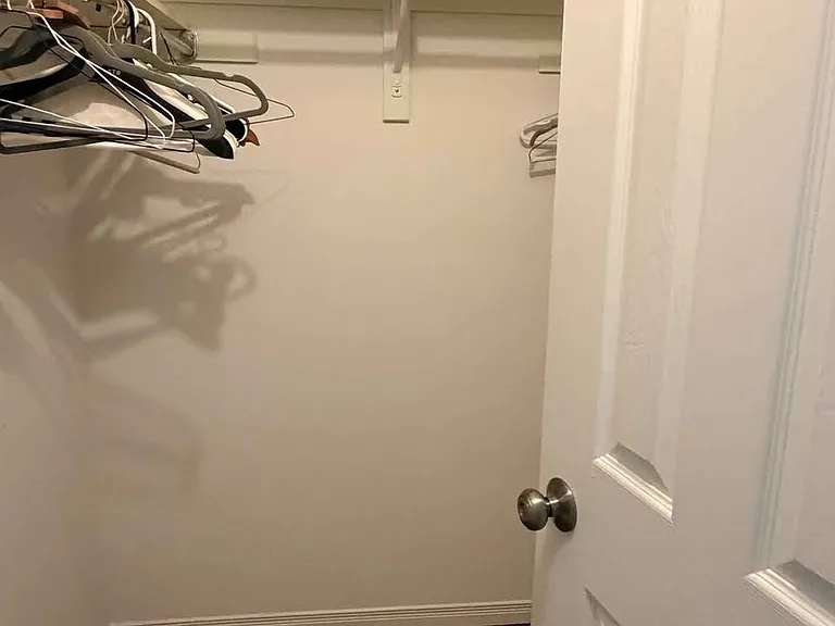 35 E View Green Cres #G — Photo 9