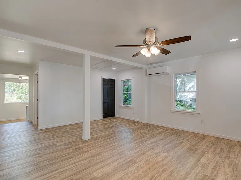 1723 Westminster Dr — Photo 3