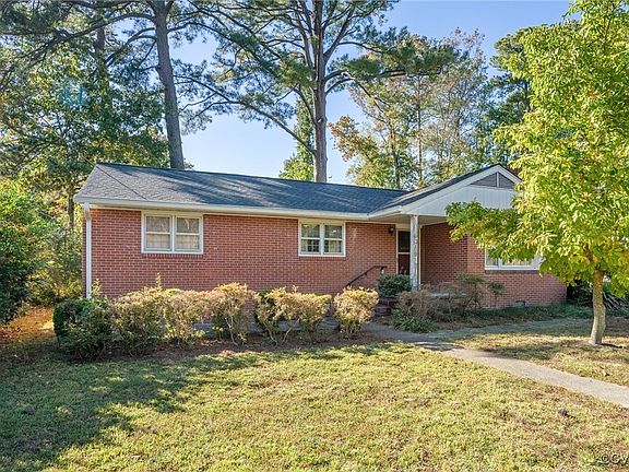 2nd image of 105 Lolas Dr