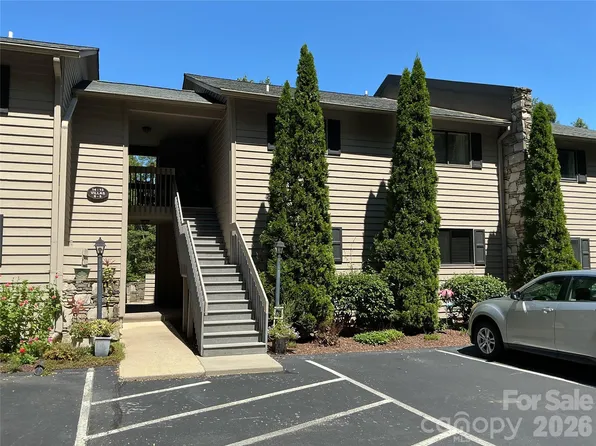 47 Lake Dr APT K5, Hendersonville, NC 28739