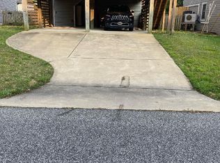 703 W Durham St, Kill Devil Hills, NC 27948