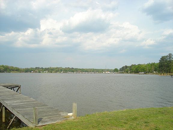 3rd image of 210 McKee Dr