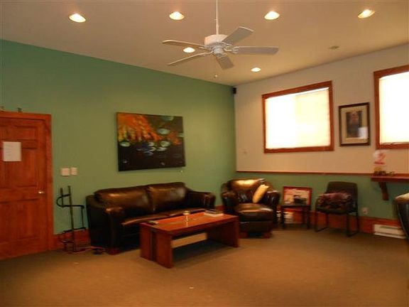 3rd image of 1410 Navajo St