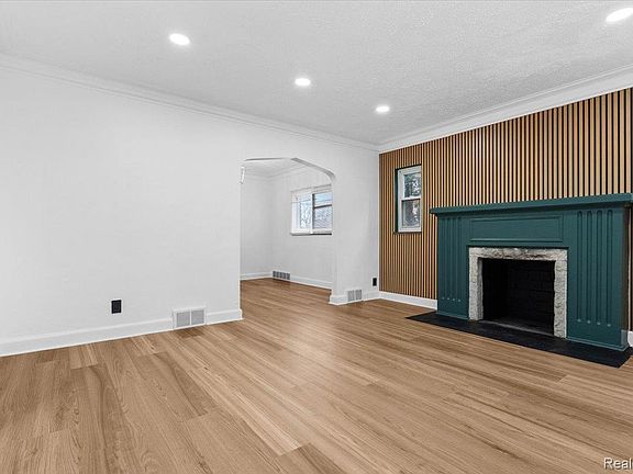 5th image of 18061 Kentucky St