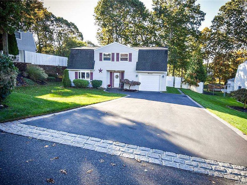 1st image of 14 Somers Ln