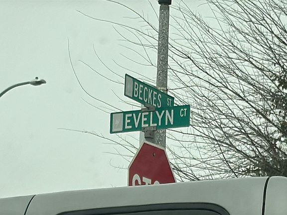 3rd image of 2335 Evelyn Ct