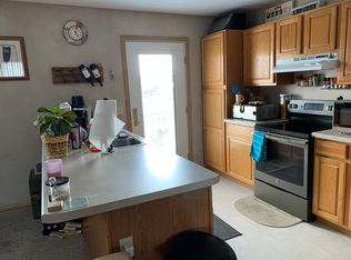 404 11th St NW, Devils Lake, ND 58301