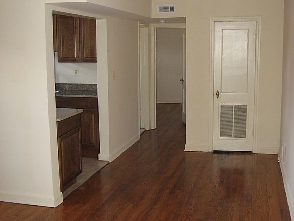 3rd image of 1530 N Longfellow St #15191