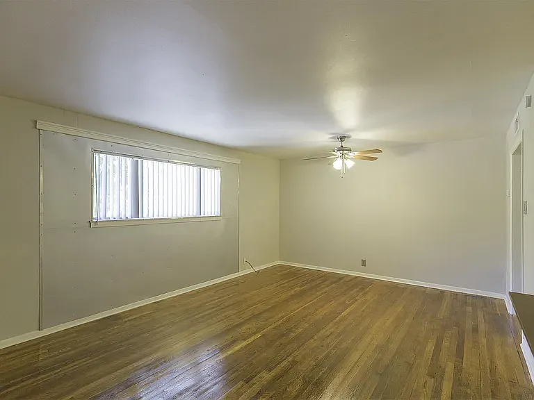 804 N Locust St #B2 — Photo 20