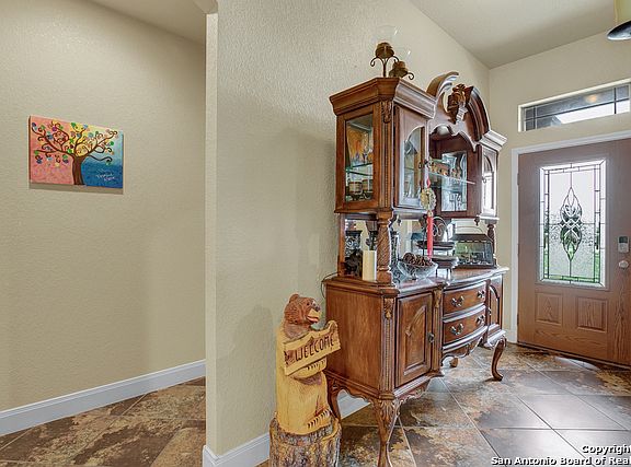 5th image of 73 Oak Fields Dr