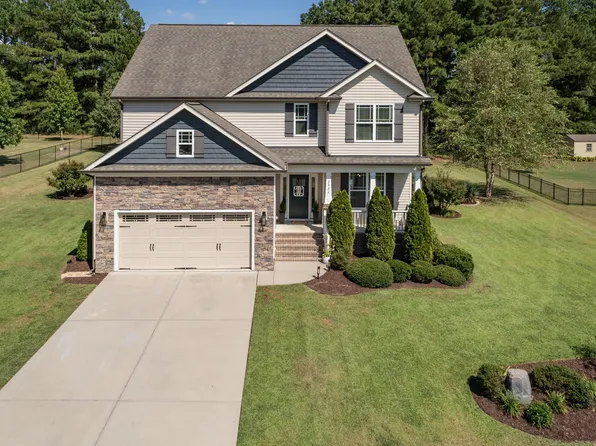 2924 Plantation Glen Dr, Zebulon, NC 27597
