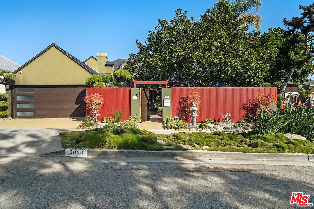 3 bed, 2.0 bath, 1833 sqft, $6,200 — Photo 3