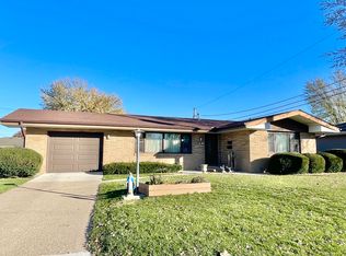 2139 Meadow Lawn Ln, Peru, IL 61354