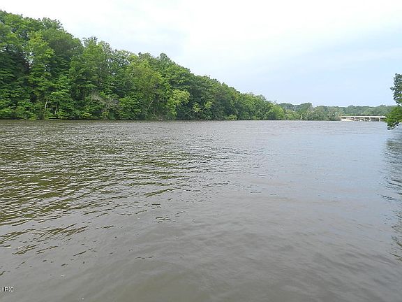 4th image of 550 Swan River Dr