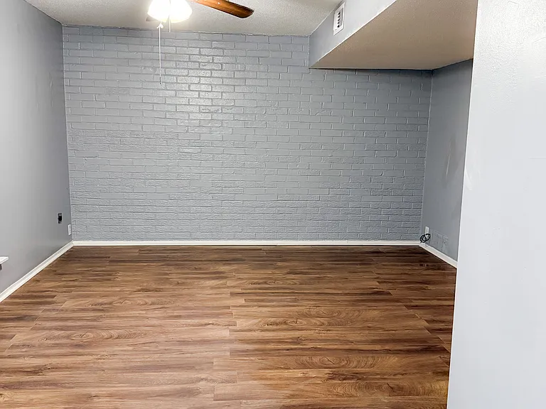 4335 Woodland Dr — Photo 8