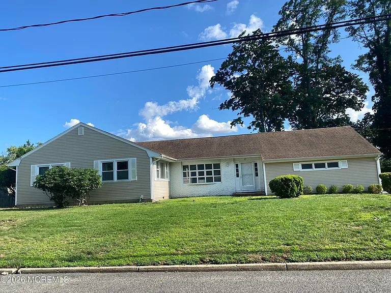 43 Dwight Dr — Photo 10