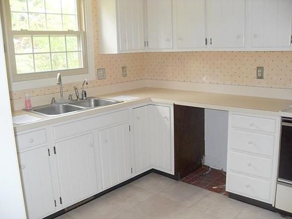 5th image of 19409 Edinburgh Dr