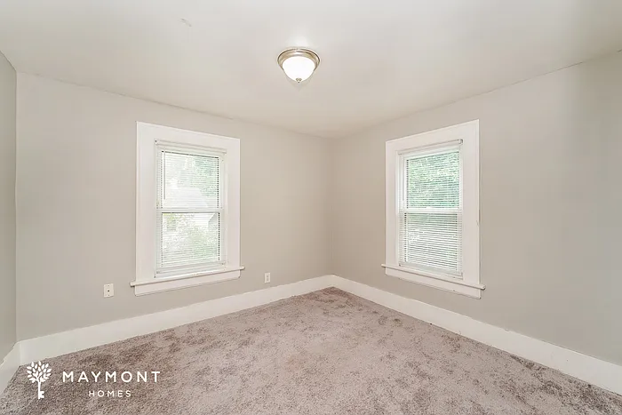 788 Saxon Ave — Photo 15