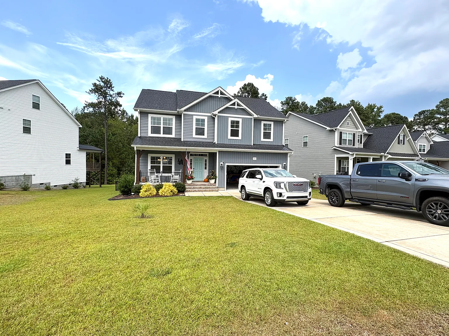 4 bed, 2.5 bath, 2305 sqft, $2,500 — Photo 3