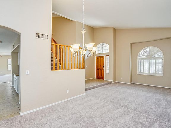 3rd image of 3040 E Verbena Dr