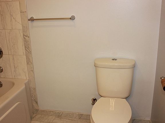 1050 Upstairs Bathroom