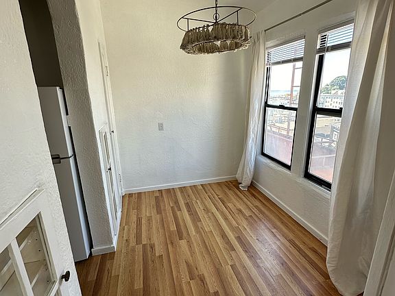 4th image of 1139 Broadway St #302