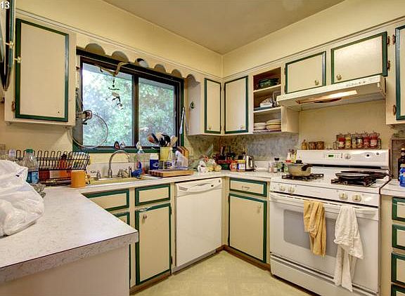 3rd image of 918 NE Birchaire Ln