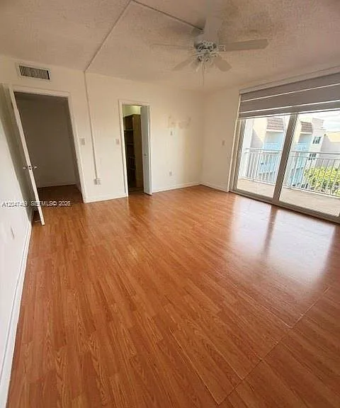 6930 Miami Gardens Dr #1-517 — Photo 10