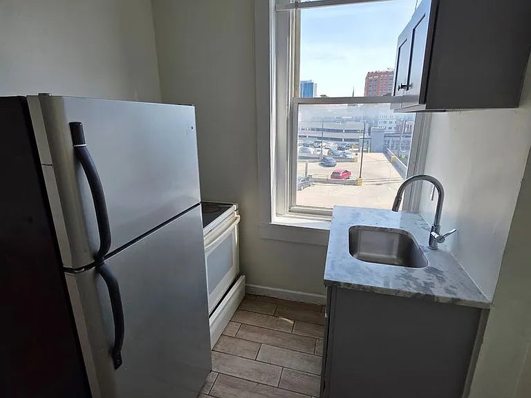 621 W Turner St — Photo 7