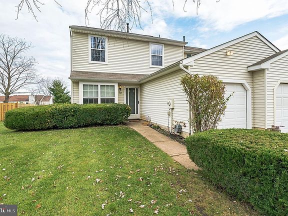 3rd image of 70 Rolling Hills Dr