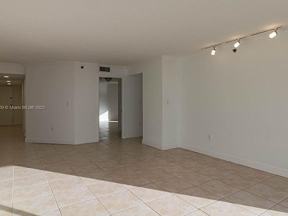 4th image of 5757 Collins Ave APT 1103