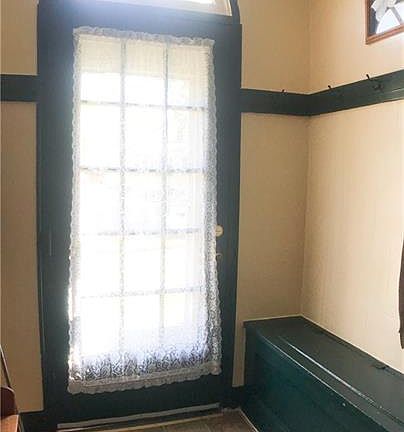 4th image of 50 Evergreen St