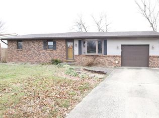 824 Briarwood Dr, Bethalto, IL