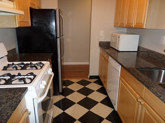 5th image of 1931 Prairie Sq APT 128