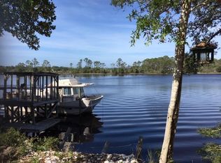 809 Three Rivers Rd, Carrabelle, FL 32322