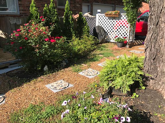 3rd image of 560 Janice Dr