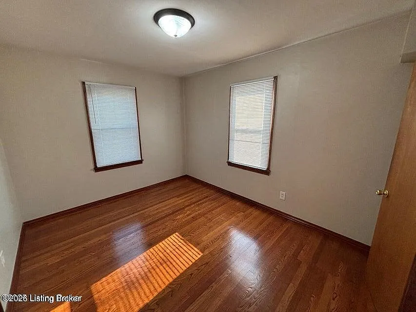 2 bed, 1.0 bath, 547 sqft, $880 — Photo 3